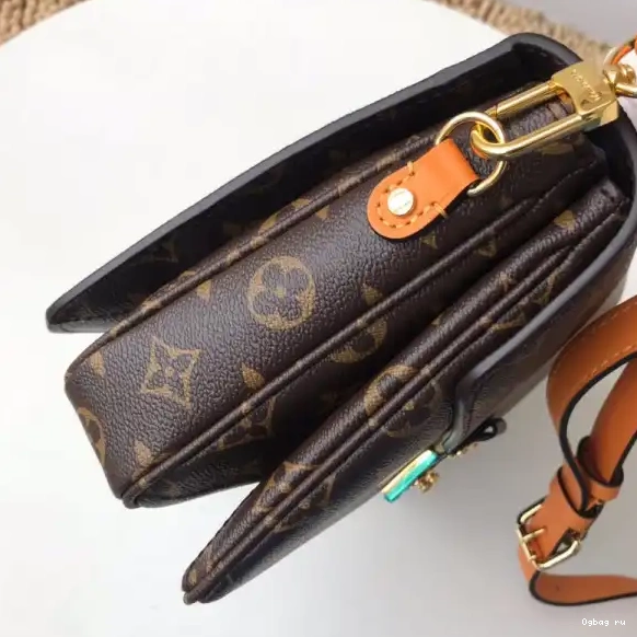 METIS Louis Vuitton POCHETTE 0629